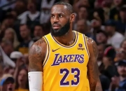 开云体育下载-关于卡卢大战詹姆斯：球场巨星对决扣人心弦的信息