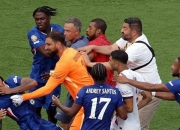 开云下载-巴黎圣日耳曼球员受伤离场，主帅深感担忧的简单介绍