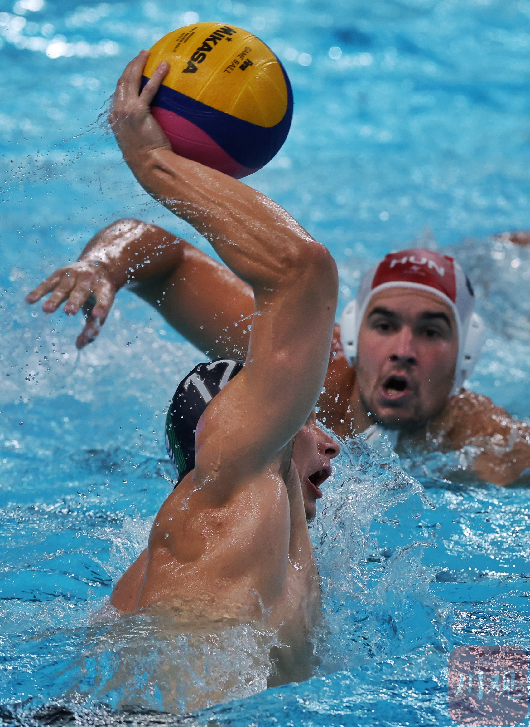 意大利球队向胜利进发，决心夺得冠军！