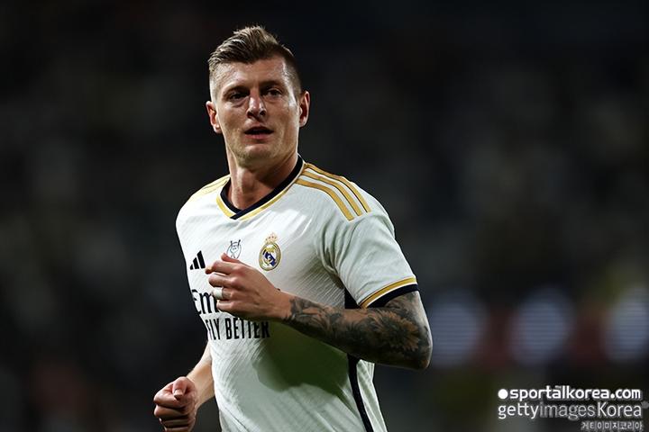 包含尤文图斯逆转战胜皇马，步步靠近冠军的词条