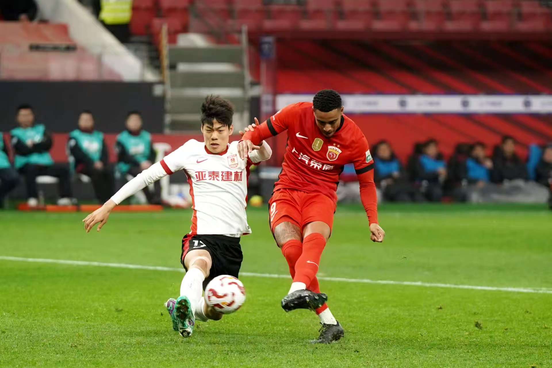 包含长春亚泰再战主场，圆满完成扭转迎来新生的词条