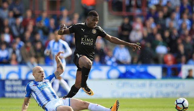 伯明翰城主场不敌,保级形势日益严峻 伯明翰城主场不敌,保级形势日益严峻