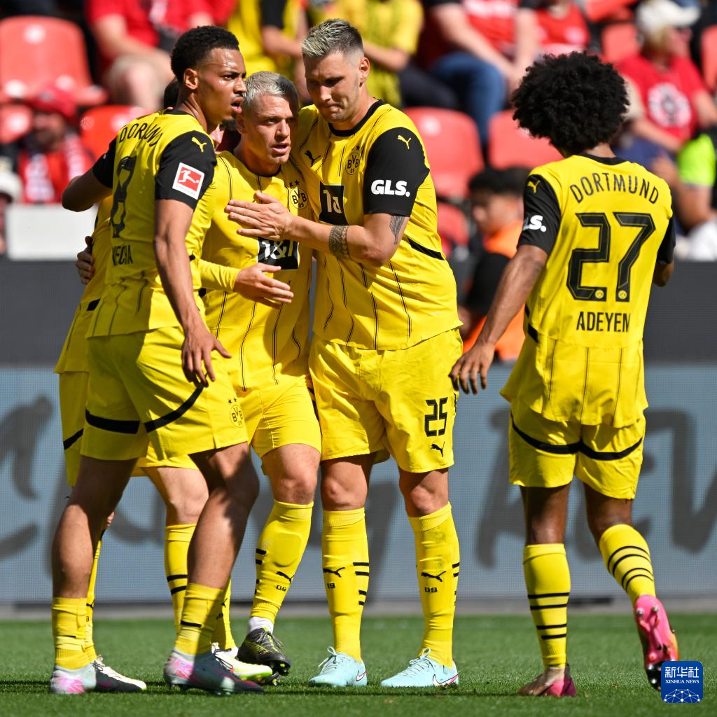 多特蒙德惊险逆转，豪取德甲季军