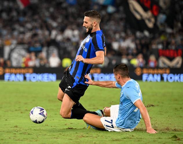 关于意甲交锋激烈,双方争分夺秒的信息 关于意甲交锋激烈,双方争分夺秒的信息