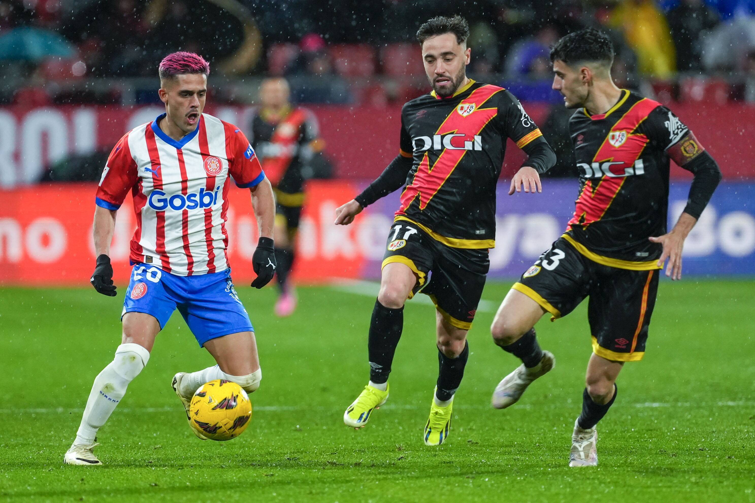 关于世界级球员纷至沓来，法甲比赛中的竞争愈加激烈的信息