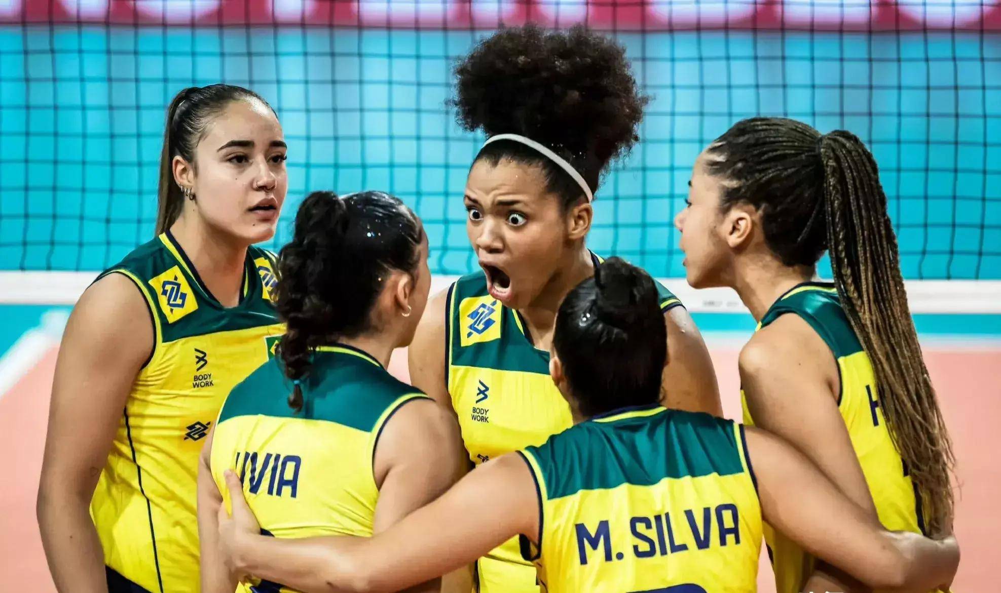 关于巴西排球队战胜对手晋级四强的信息