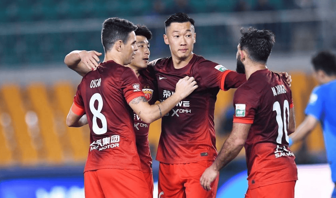 恒大客场大胜重庆，继续保持领先优势