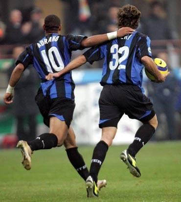 意大利国家队逆袭,连追两球逼平瑞典的简单介绍 意大利国家队逆袭,连追两球逼平瑞典的简单介绍