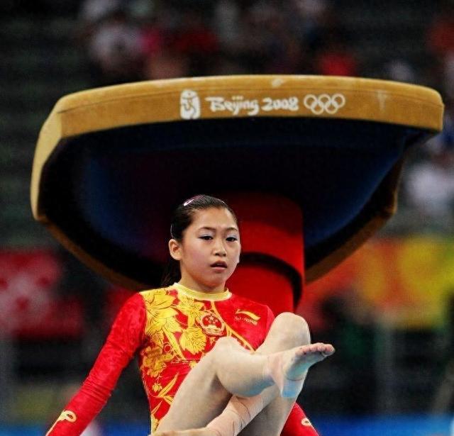 体操冠军逆袭晋级，再次展现实力