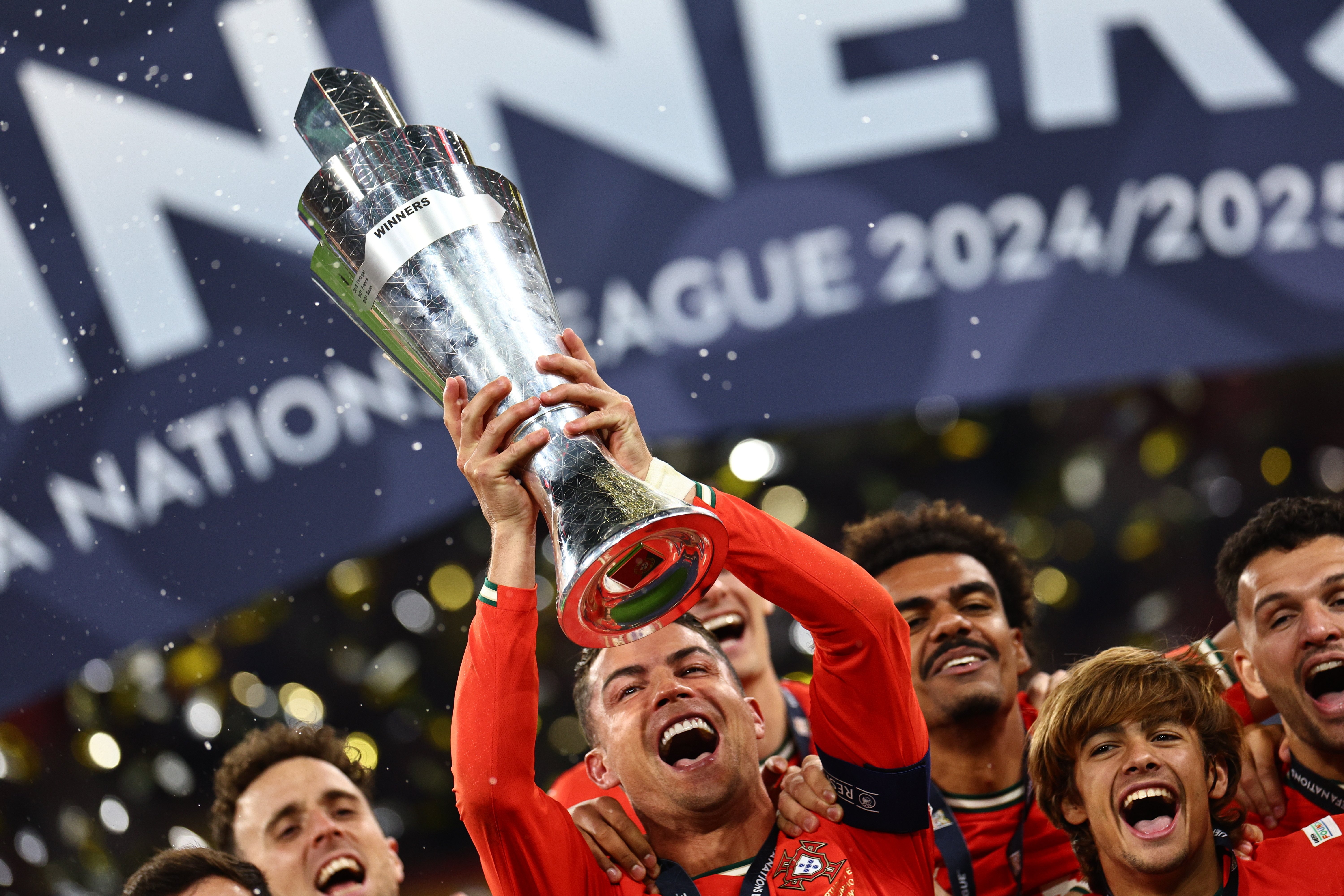 葡萄牙大胜基辅,顺利晋级欧洲杯淘汰赛的简单介绍 葡萄牙大胜基辅,顺利晋级欧洲杯淘汰赛的简单介绍