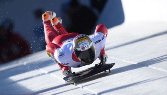 香港举行F1赛车比赛，火箭表现惊险的简单介绍