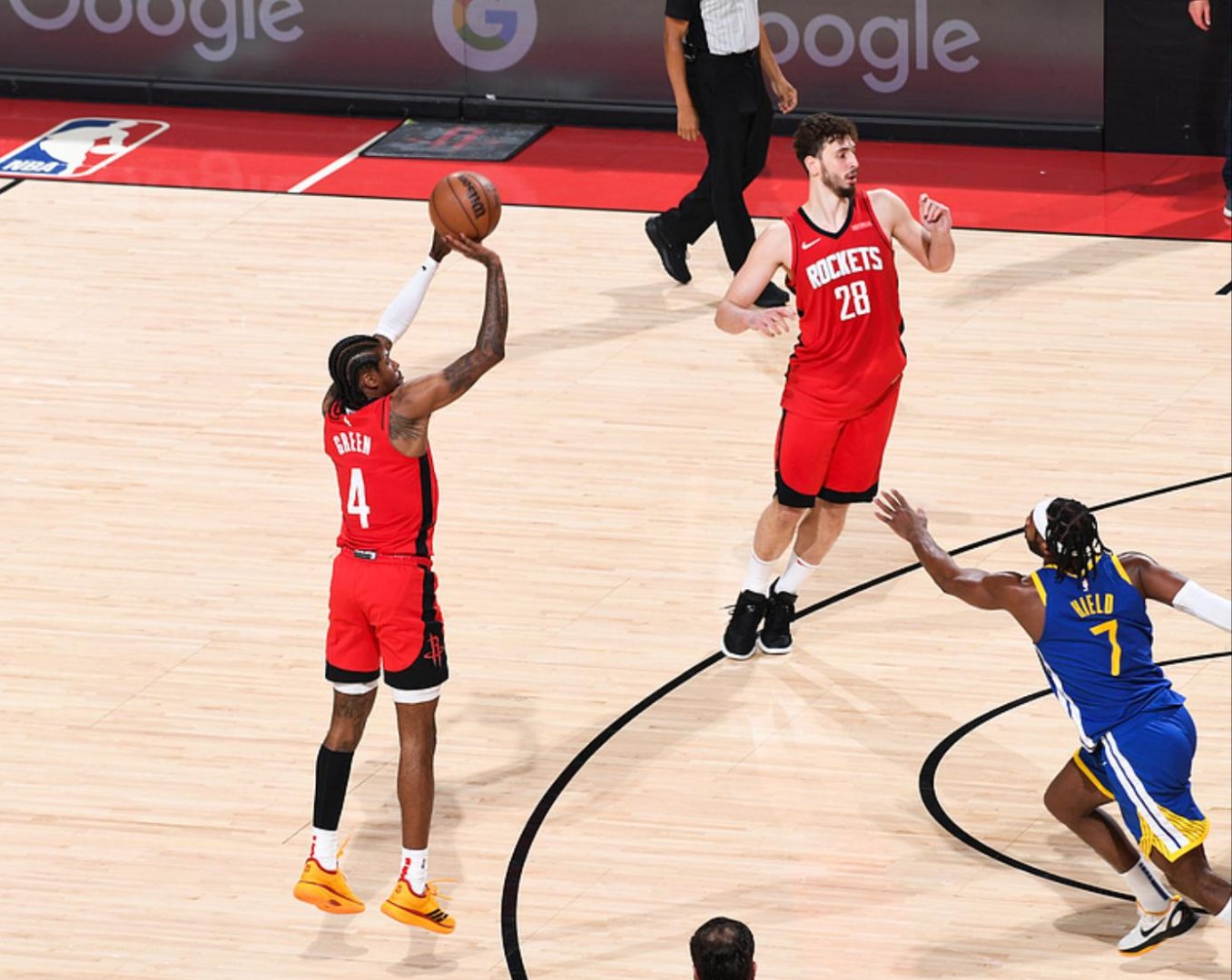 火箭迎来一场历史性的足球对决 火箭迎来一场历史性的足球对决