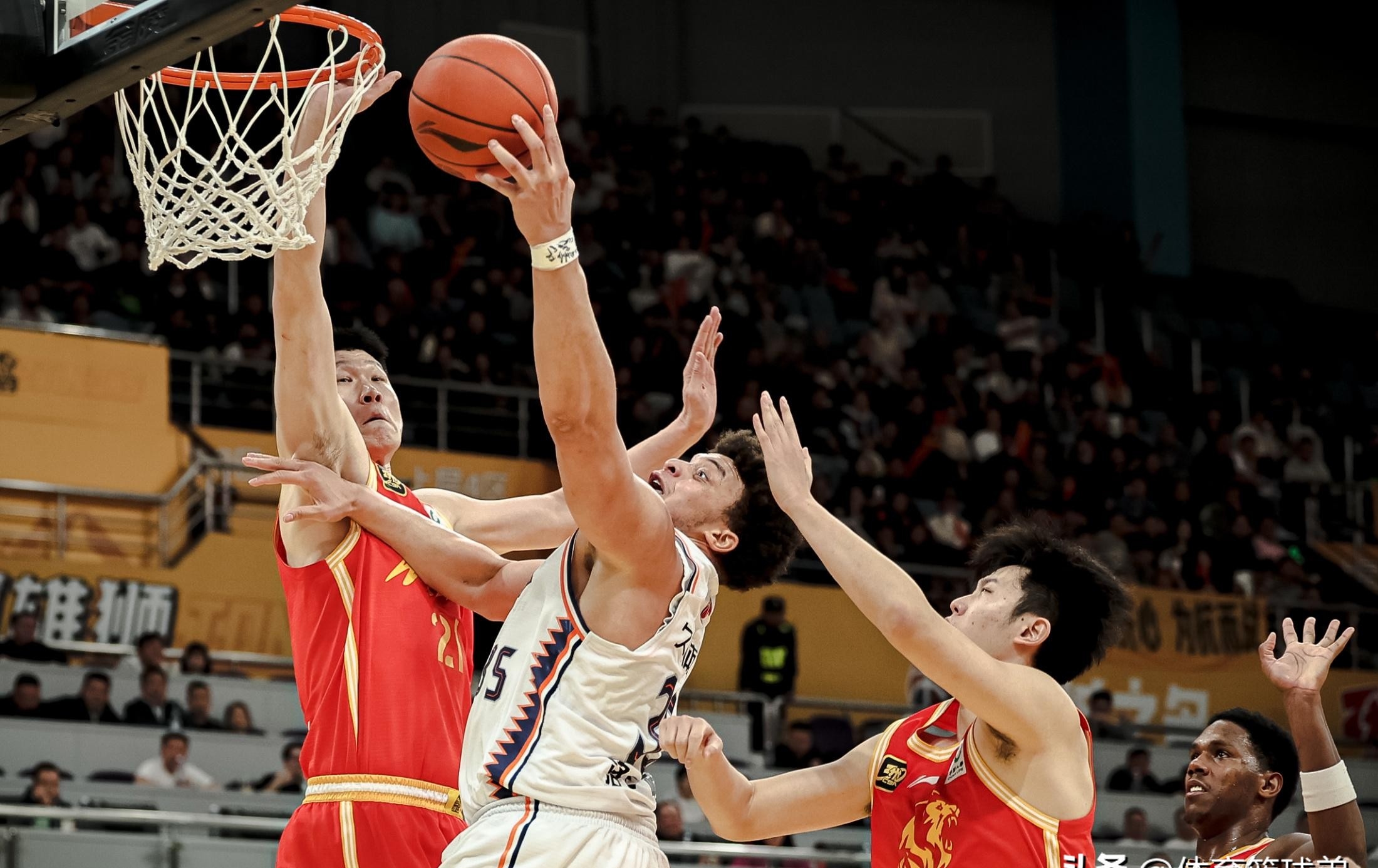 关于备战关键比赛,球队士气高涨,备战迎接挑战的信息 关于备战关键比赛,球队士气高涨,备战迎接挑战的信息