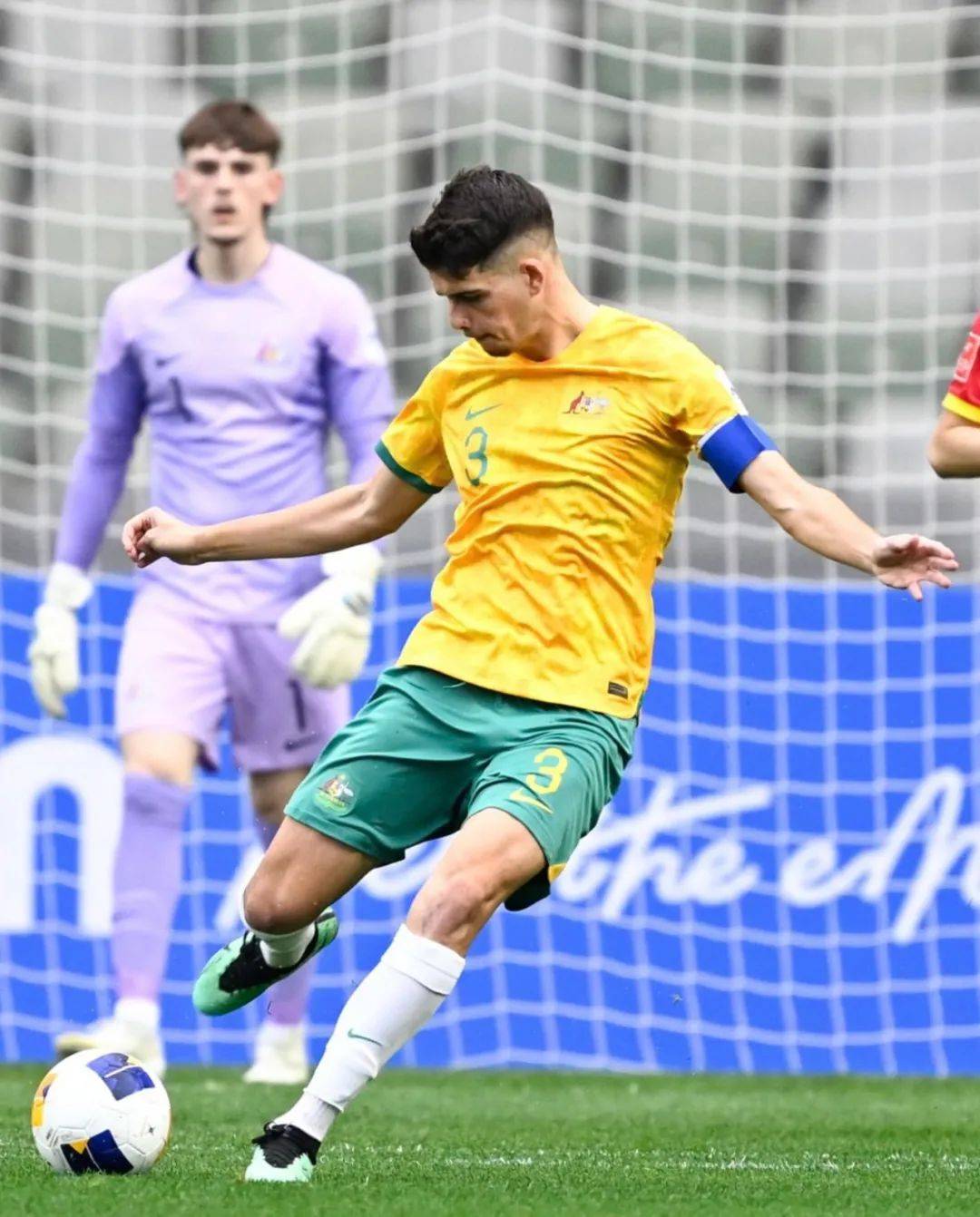 关于佛罗伦萨遭遇挑战，战绩起伏不定的信息