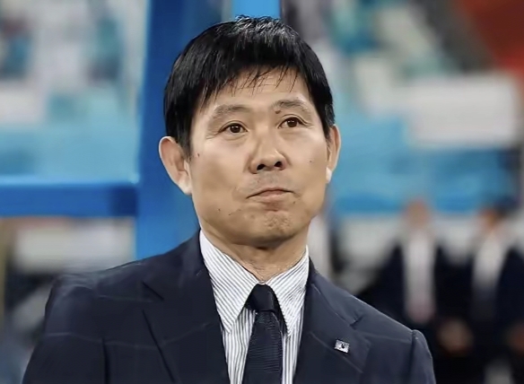 日本队主教练表现不好，赛后出现问题