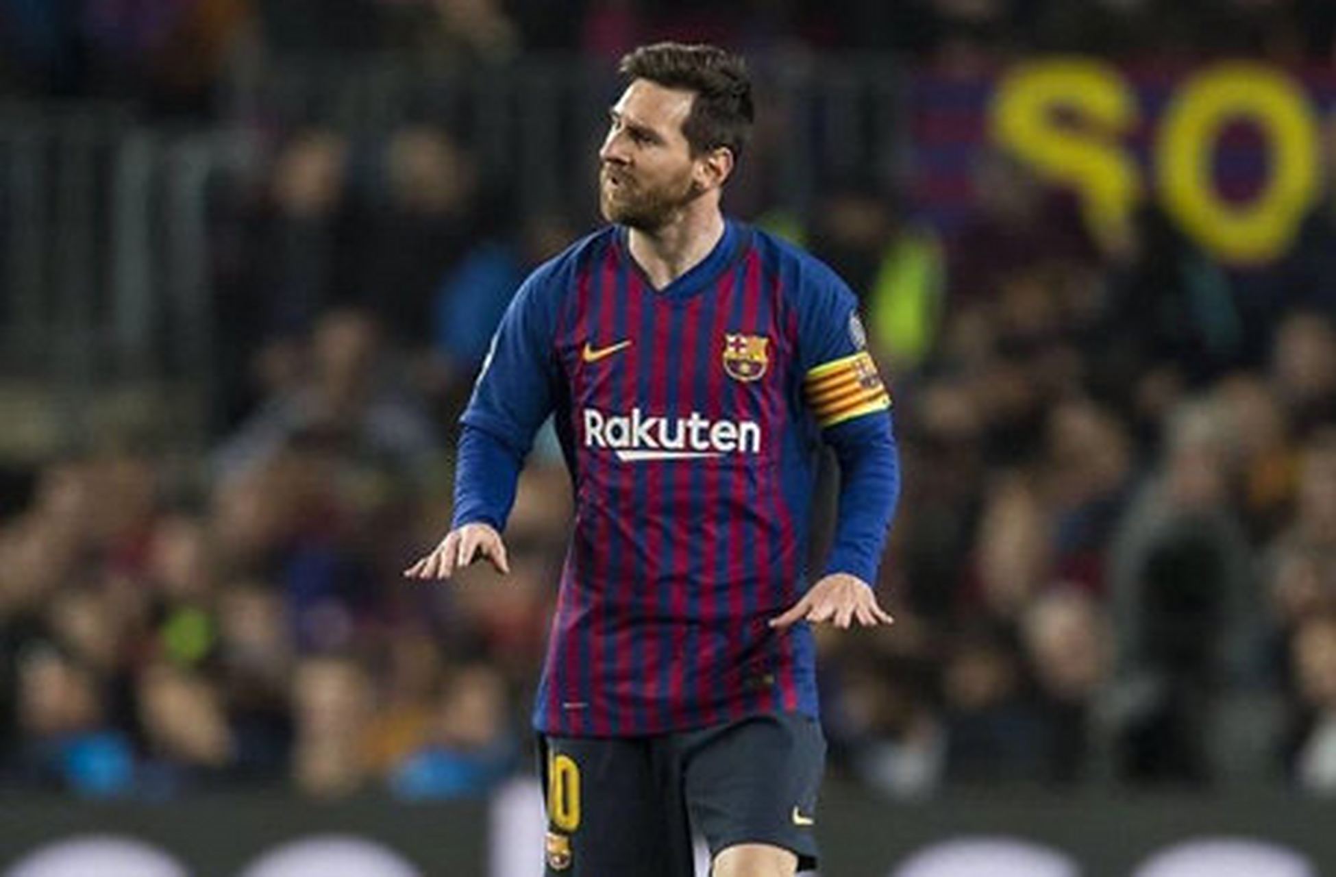 包含巴萨引援围绕梅西展开，助其延长留队决心的词条