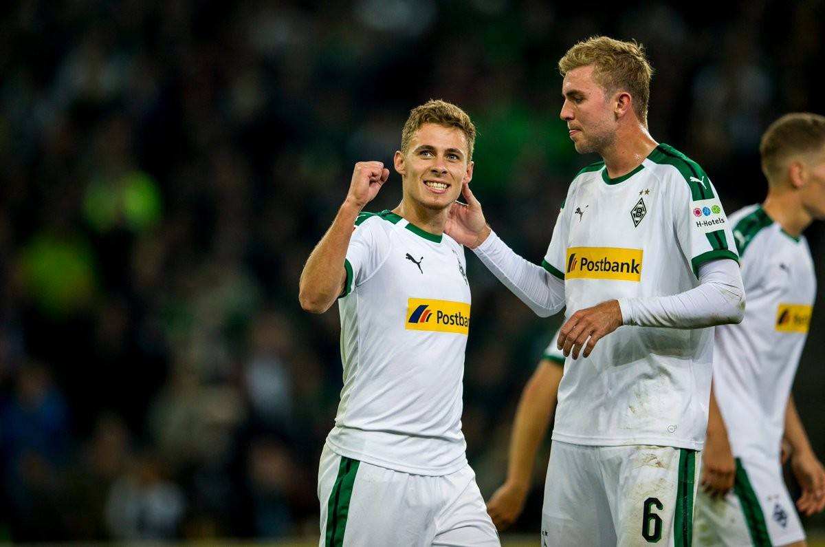 重返巅峰：门兴格拉德巴赫主场横扫沙尔克取胜的简单介绍