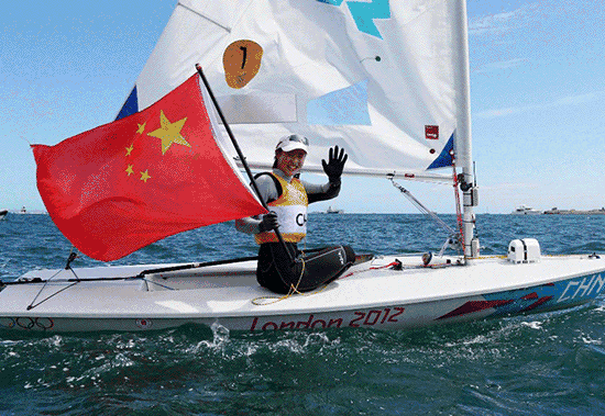 俄罗斯选手稳操胜券，勇夺帆船比赛冠军