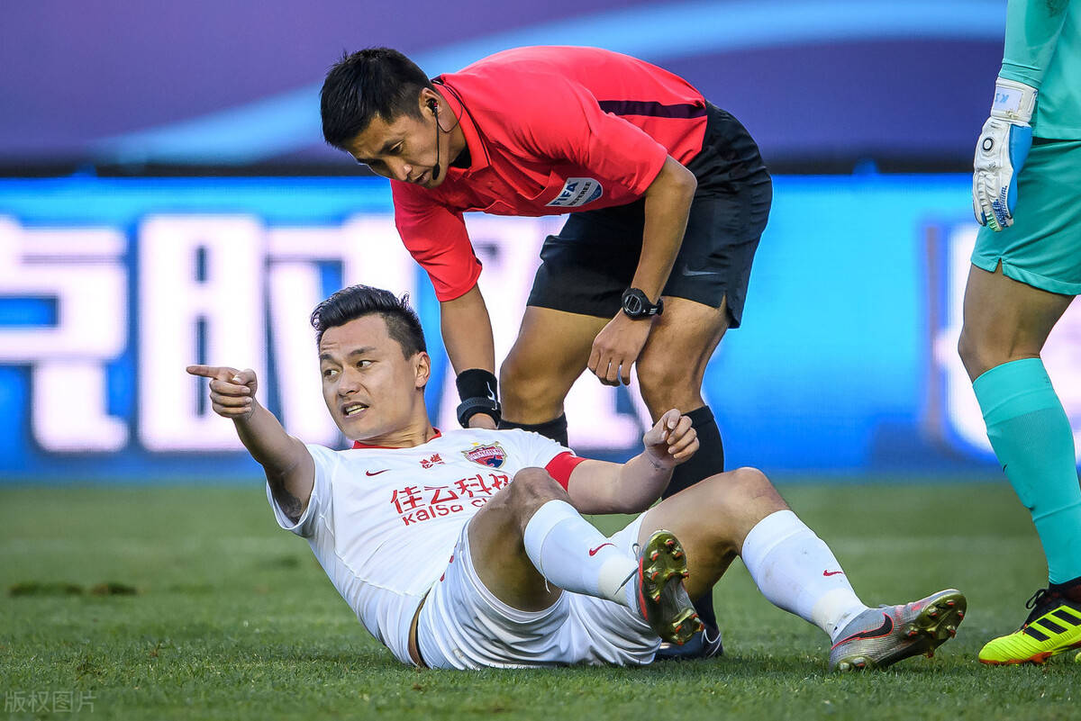 天津泰达与深圳佳兆业将在客场对阵 天津泰达与深圳佳兆业将在客场对阵