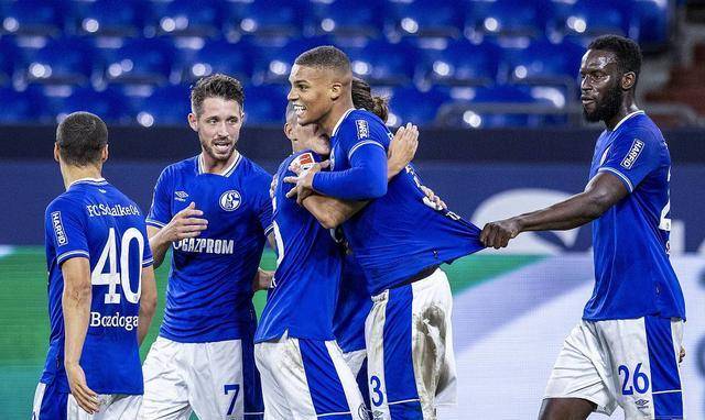 关于沙尔克04在主场备战下一场比赛的信息 关于沙尔克04在主场备战下一场比赛的信息