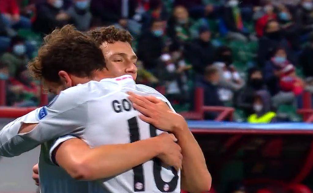 队员之间的默契,打破对手的防线 队员之间的默契,打破对手的防线