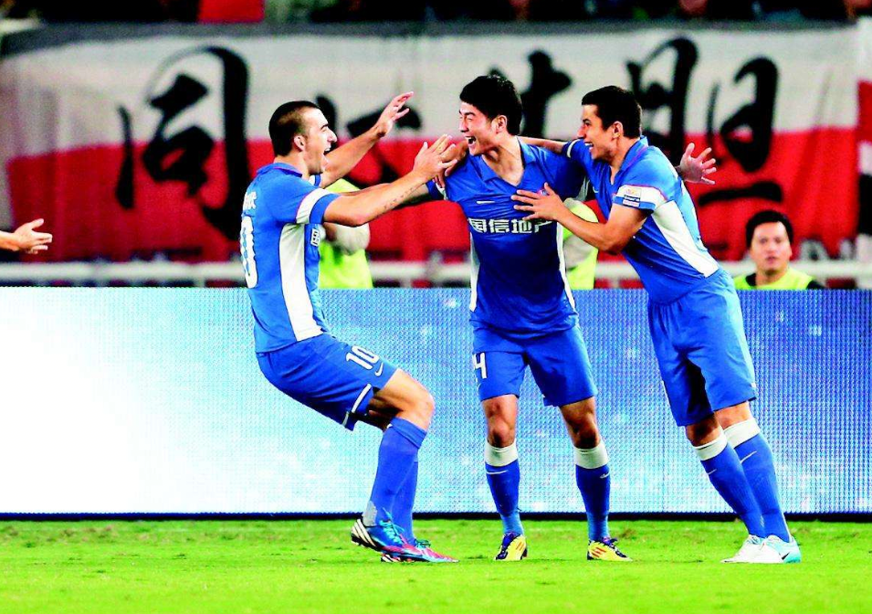 江苏舜天惨败广州恒大,主教练连夜研究改进战术 江苏舜天惨败广州恒大,主教练连夜研究改进战术