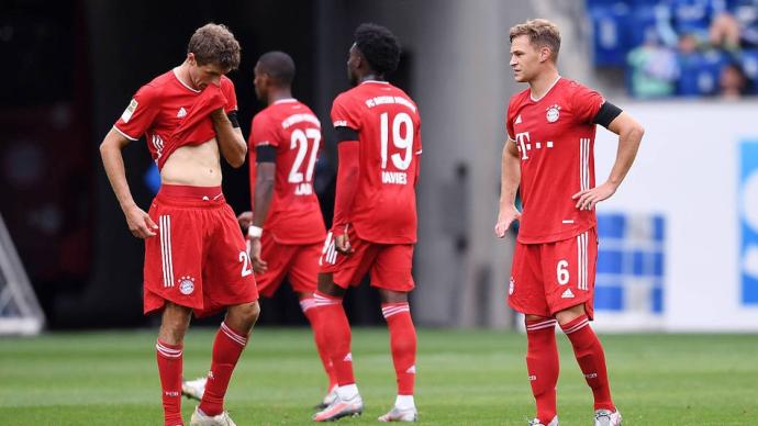 墨西哥翻盘曼城，苏亚雷斯点燃赛场