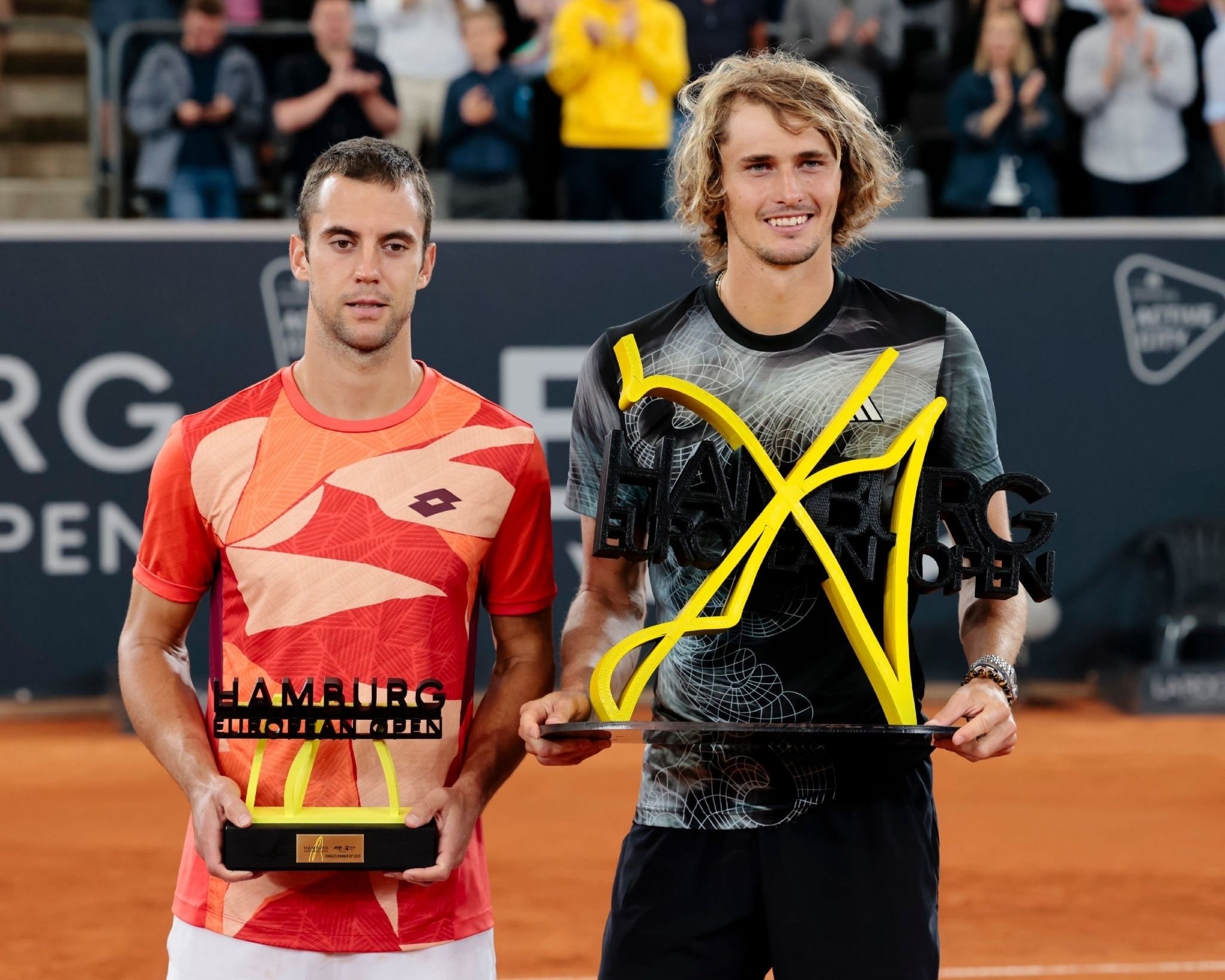 拉沃尔杯横扫ATP总决赛,兹维列夫点燃赛场 拉沃尔杯横扫ATP总决赛,兹维列夫点燃赛场