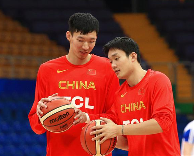 独行侠完胜雷霆，周琦惊艳四座